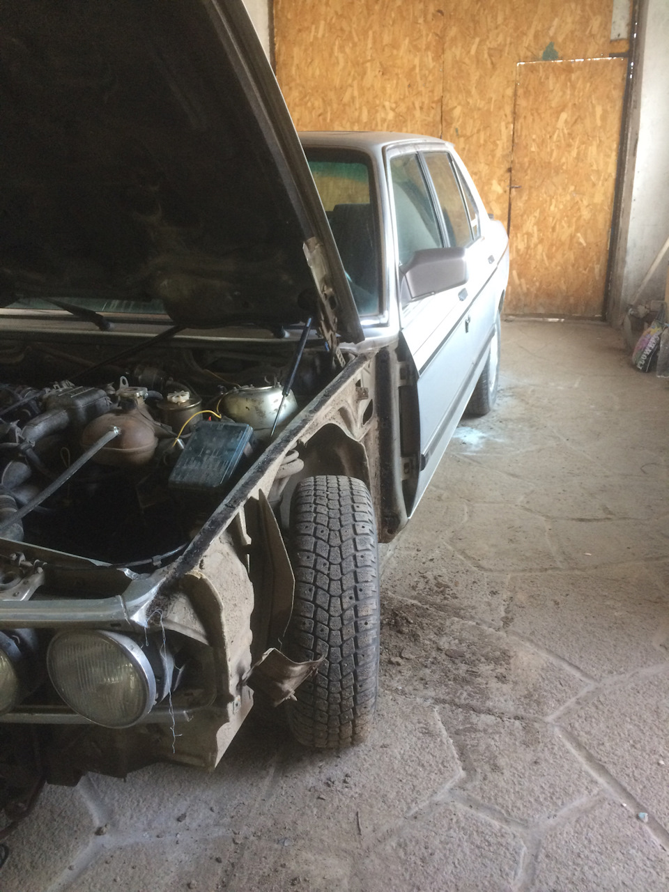 Фото в бортжурнале BMW 5 series (E28)