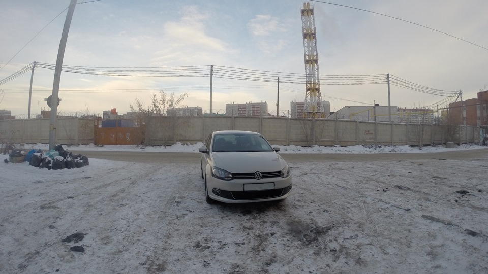 Volkswagen Polo Sedan Highline 1.6 AT