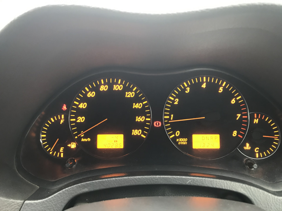 Мерцает свет в салоне и в фарах — Toyota Avensis II, 2 л, 2003 года ...