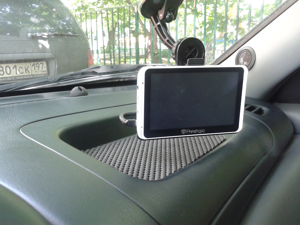 Установка навигатора — Nissan Almera Classic (B10), 1,6 л, 2012 года ...