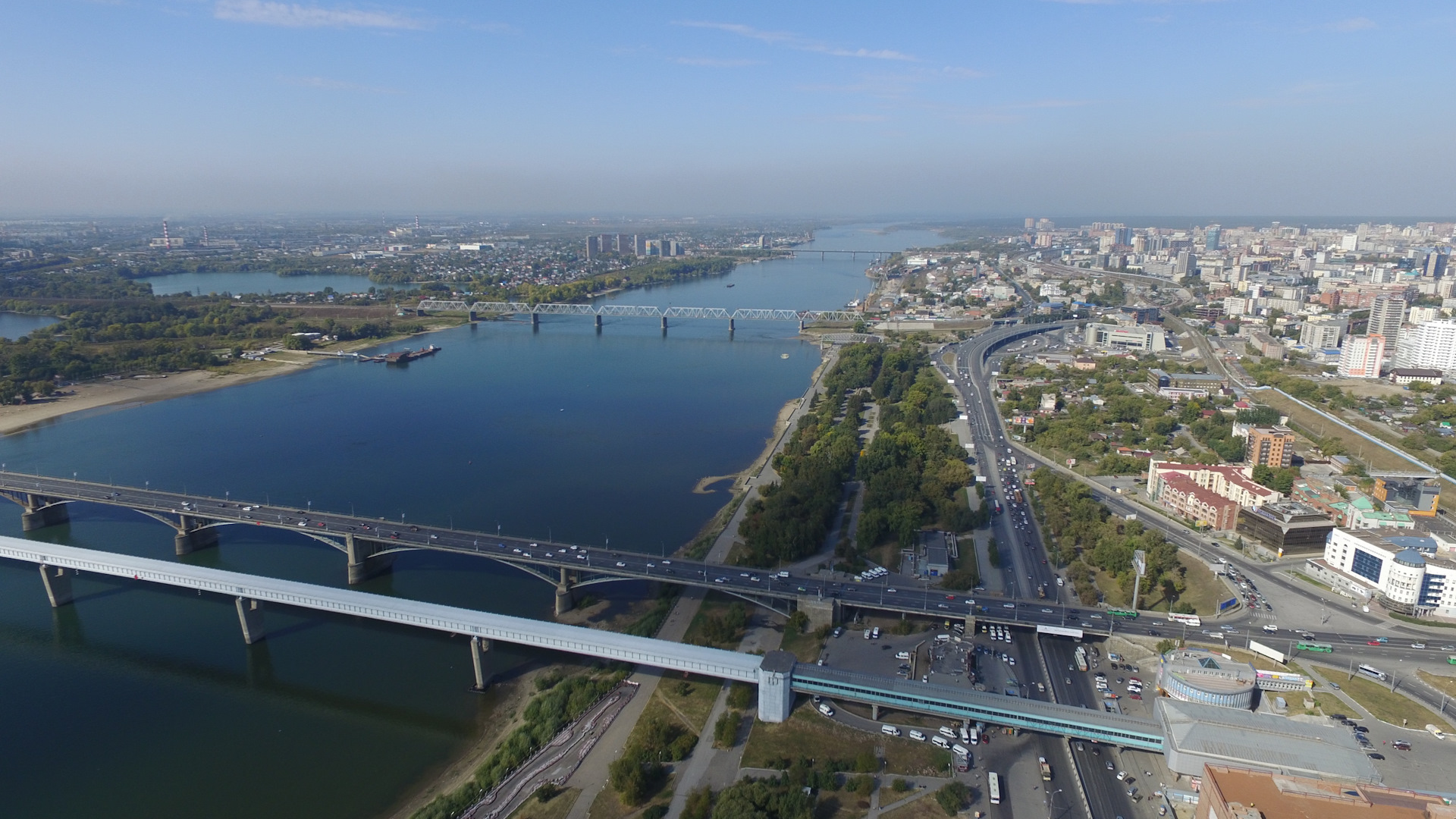 Компании обь. Река Обь Новосибирск. Новосибирск река Обь мост. Октябрьский мост Новосибирск. Река Обь Новосибирск с высоты.