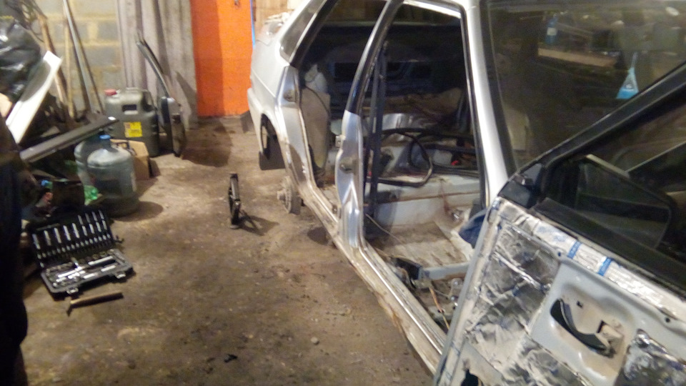 Замена порогов и пола. — Lada 2115, 1,5 л, 2003 года | кузовной ремонт ...