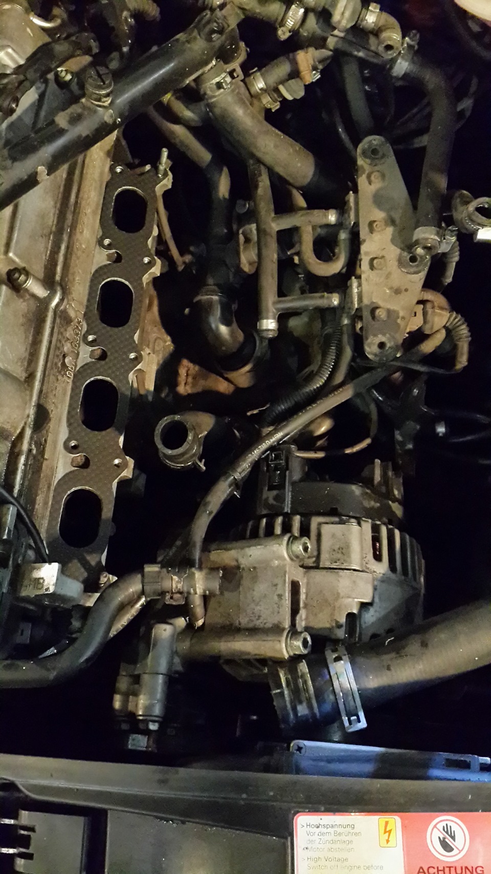 Замена направляющей щюпа — Audi A4 (B6), 1,8 л, 2004 года | своими ...