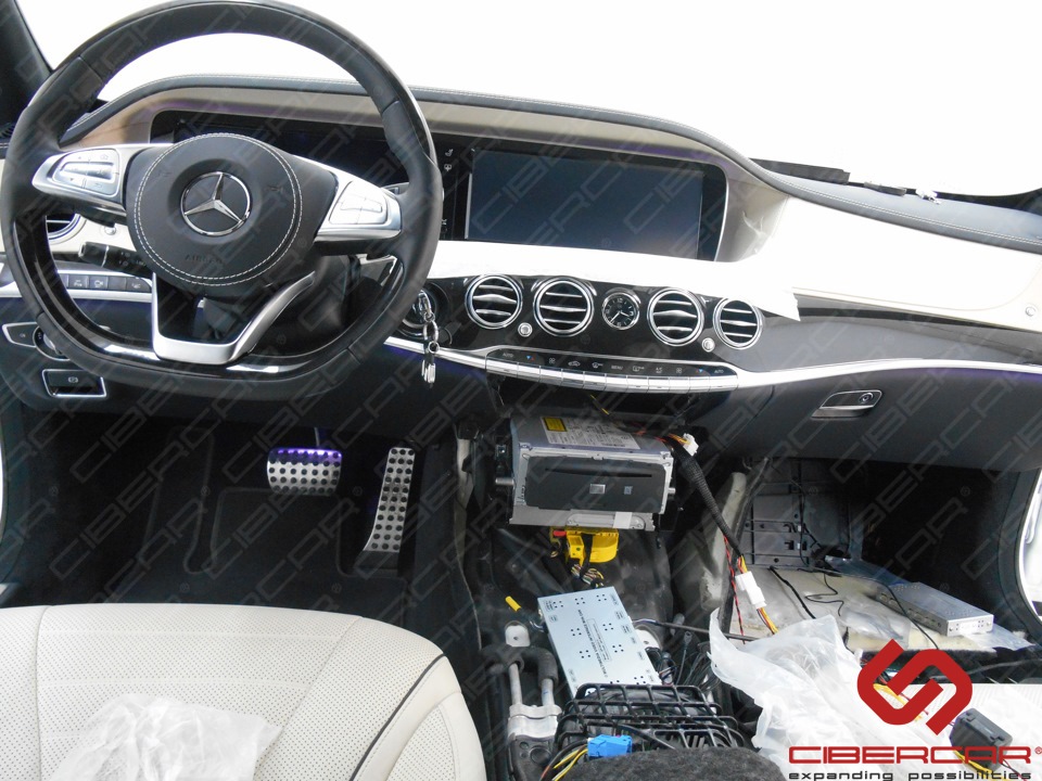 Mercedes-Benz S-klasse (W222): установка Андроида с управлением со штатного монитора.