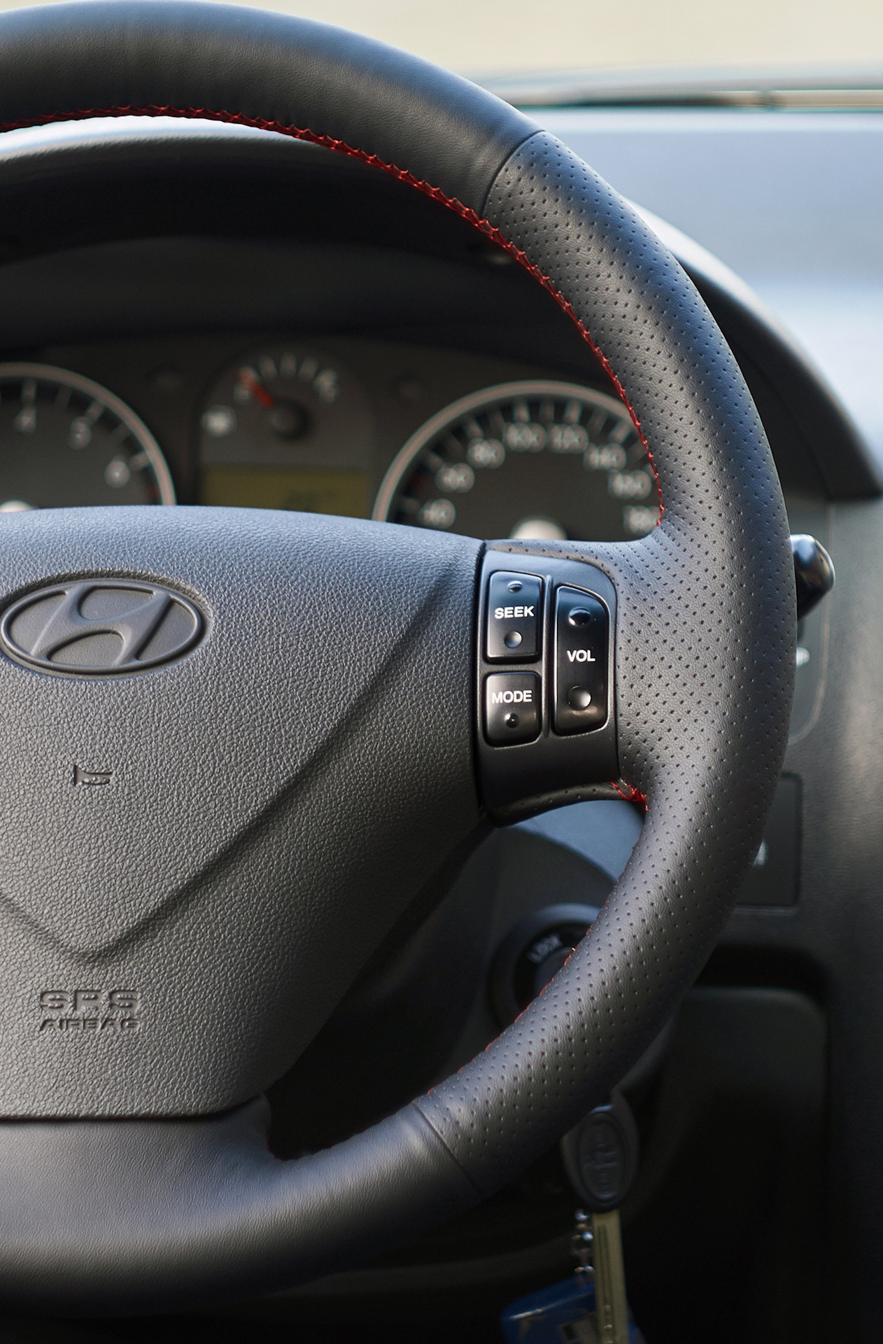Как снять руль на хендай гетц Замена кожаного чехла на руль на кожаный - Hyundai Getz, 1,4 л, 2007 года стайли