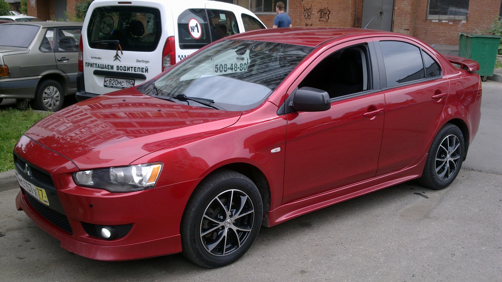 Mitsubishi Lancer 10 красный