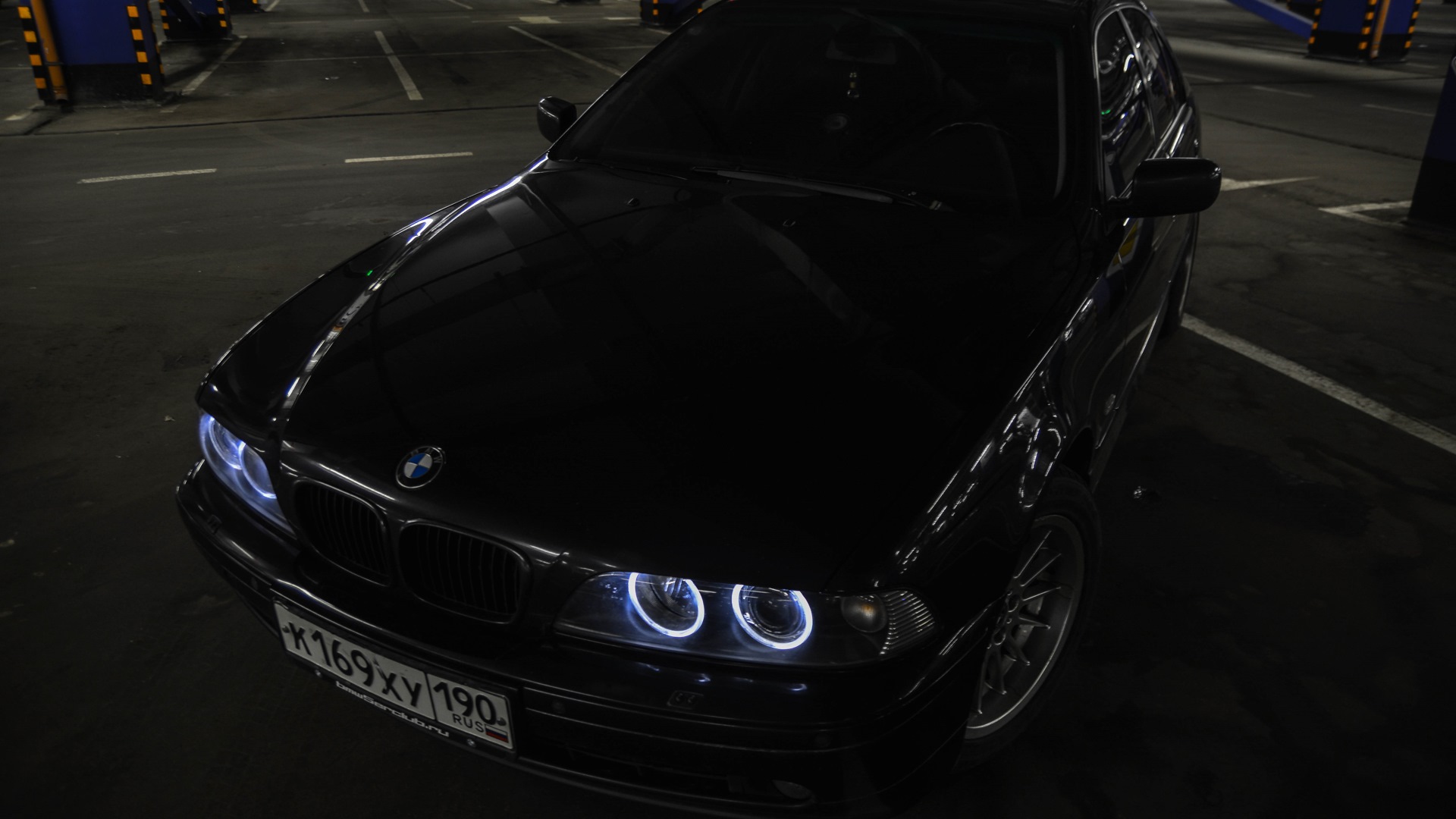 BMW e38 Black Bandit