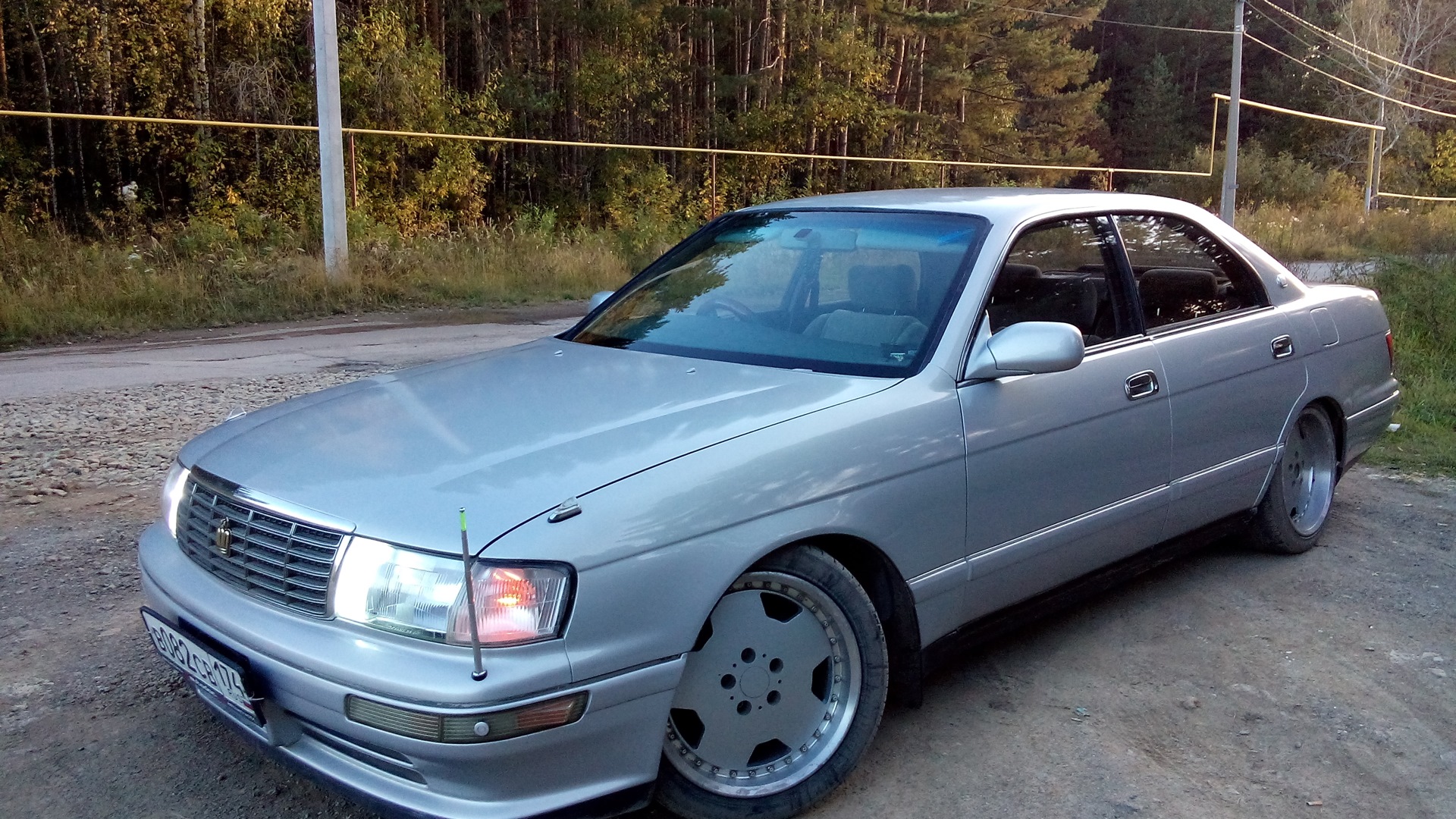 Тойота краун 140 кузов. Toyota Crown 140. Toyota Crown s140 Royal Saloon. Toyota Crown s140 Royal Saloon g.