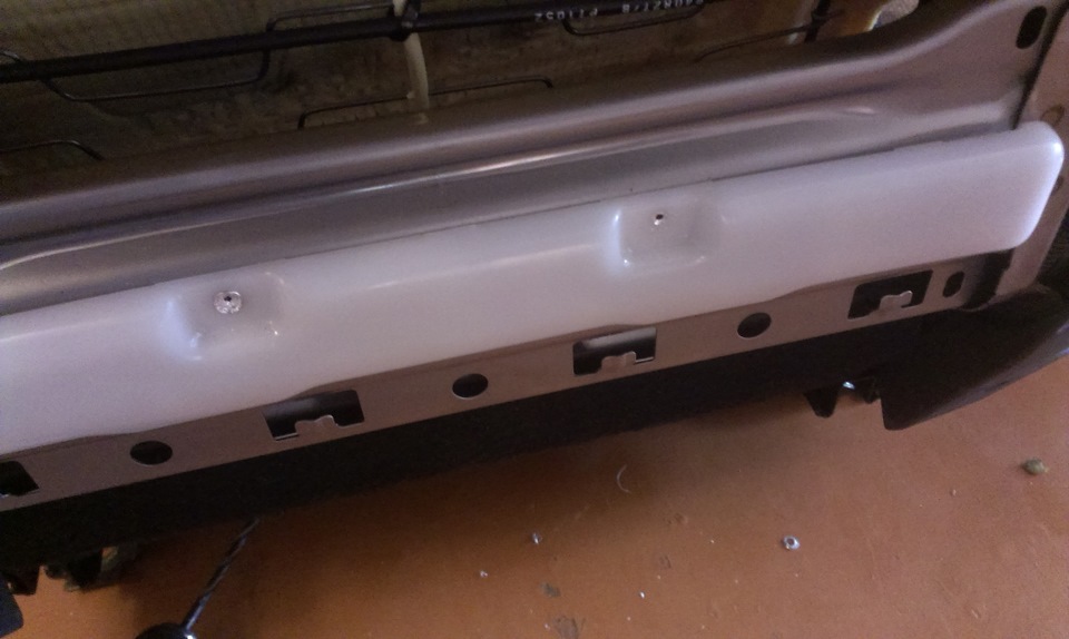 Нужно будет клепки высверливать, чтоб подголовник снять. — KIA Ceed (1G)