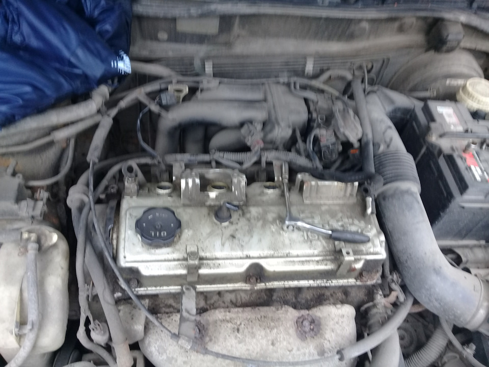 Песня про прокладку клапанной крышки))) или как скупой будет менять ...