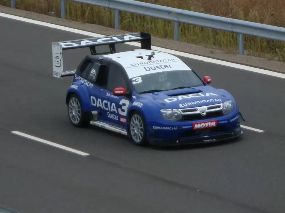 Dacia Duster Rally РіРѕРЅС‰РёРє