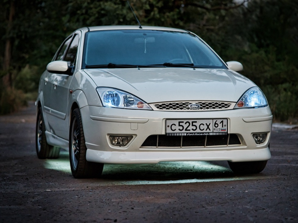 Б у форд фокус 1. Ford Focus 1. Форд фокус 1 седан. Ford Focus 1 Restyling. Обвес на Форд фокус 1 седан.