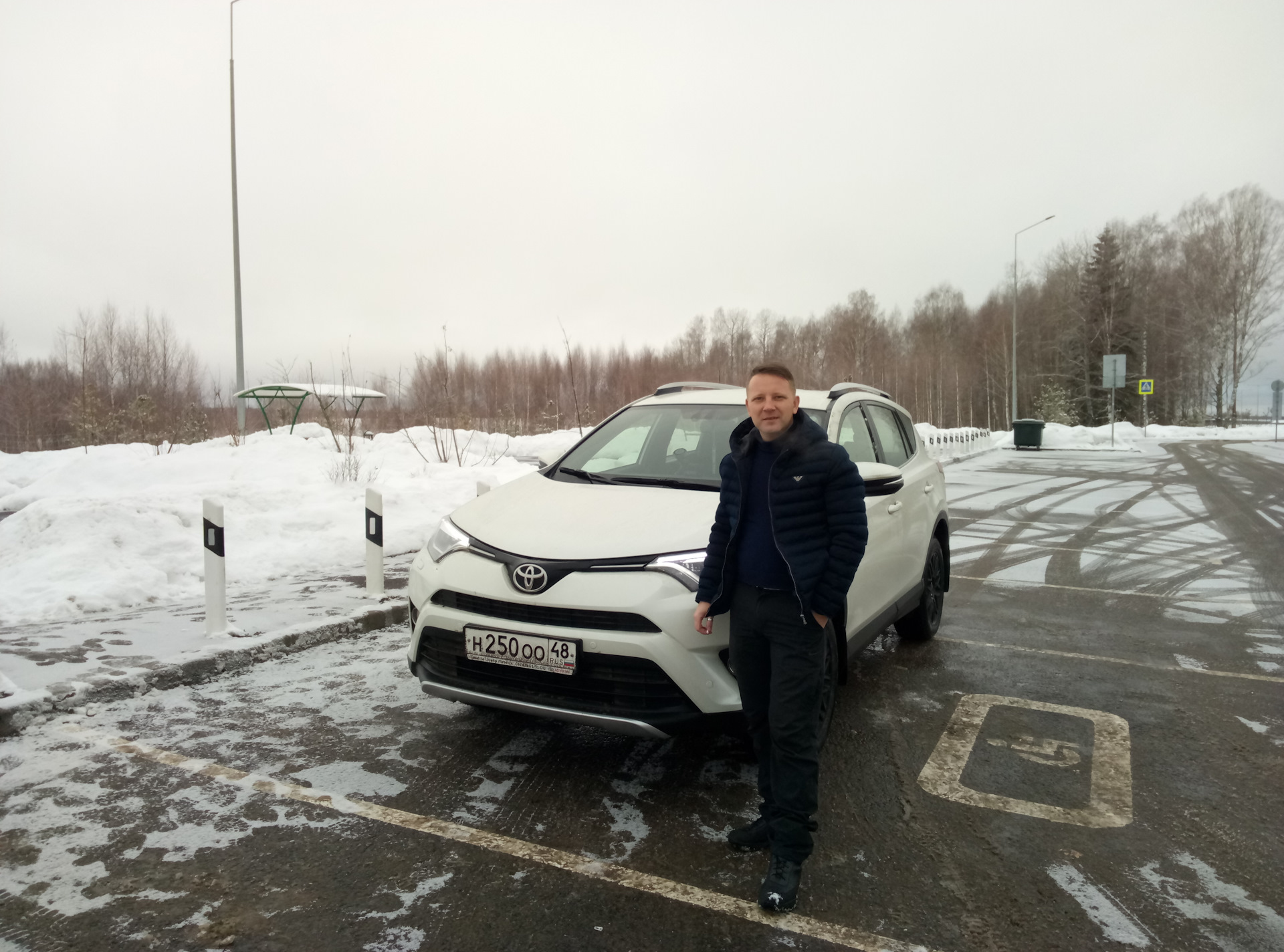 Липецк－СПб－Липецк — Toyota RAV4 (IV), 2,5 л, 2016 года | заправка | DRIVE2