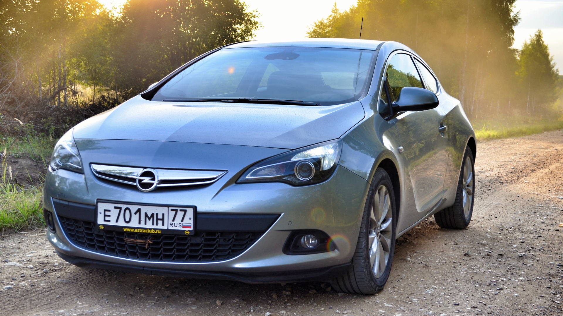 Opel astra j gtc 2012. Opel Astra GTC серо голубой. Астра GTC цвет голубой отзывы фото.