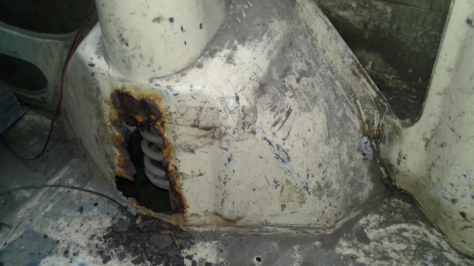 Лансер 9 гнилой стакан. Лопнул задний стакан ваз 2114. Сгнили передние стаканы. Задний стакан ваз 2115. Сгнили передние стаканы.