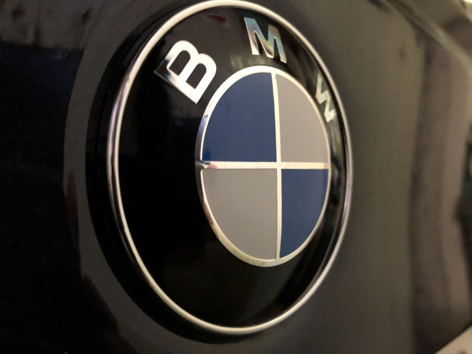 Эмблемы — BMW 5 series (E39), 3 л, 2003 года | аксессуары | DRIVE2