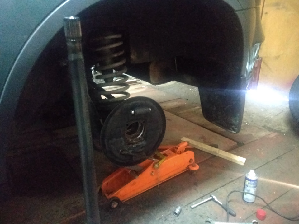 Замена сальника полуоси — Chevrolet Niva, 1,7 л, 2013 года | своими ...