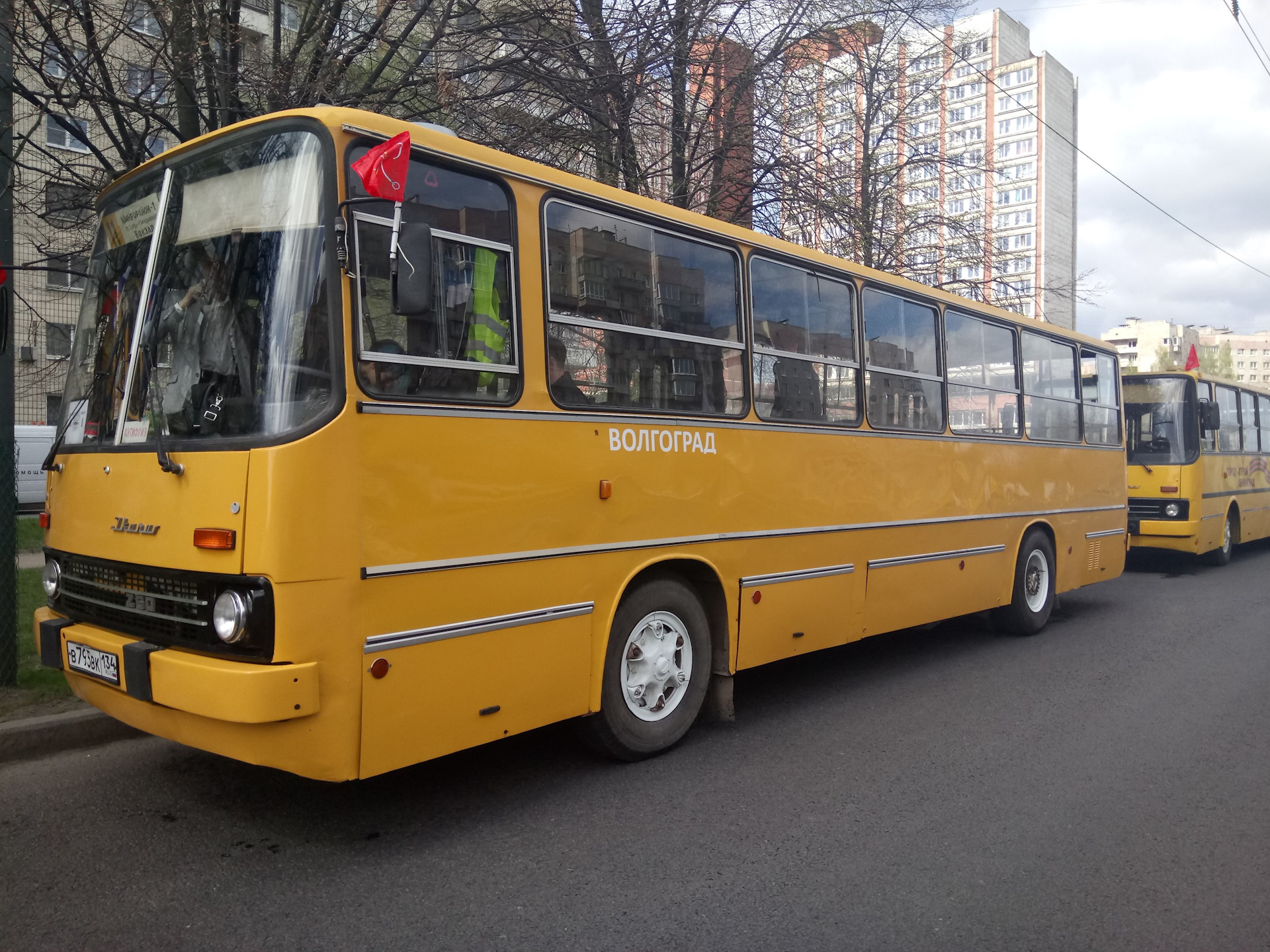 Старейший и самый узнаваемый автобус нашей юности, Икарус 280 Техника времен ССС