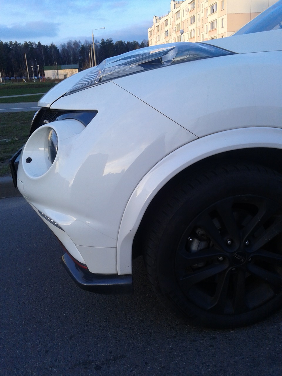 притерли на парковке =( — Nissan Juke (1G), 1,6 л, 2014 года | ДТП | DRIVE2