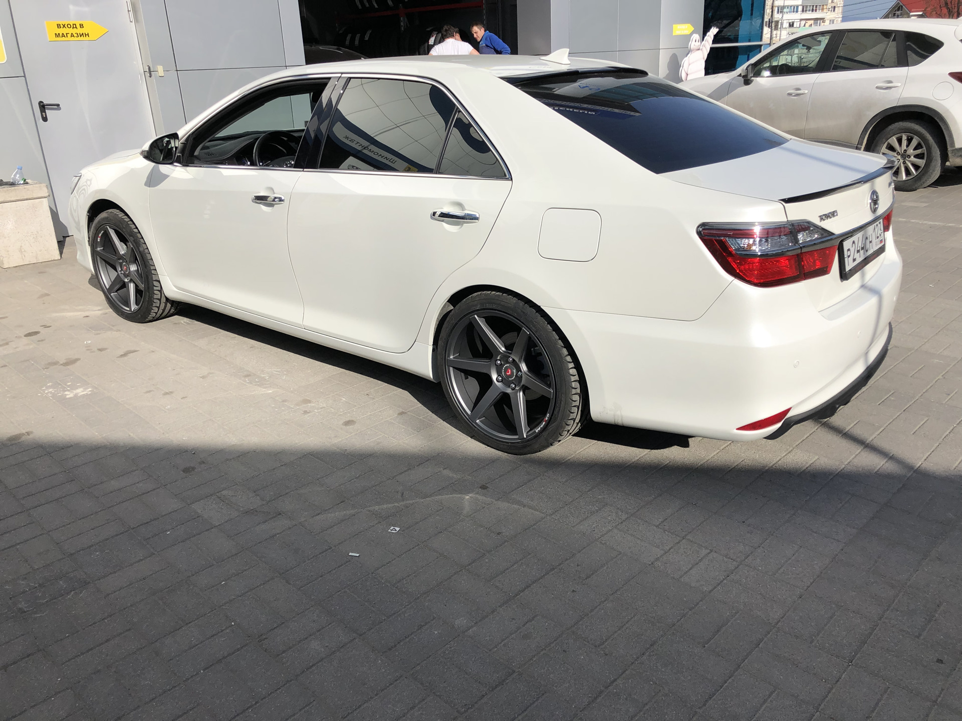 Toyota Camry xv50 r19