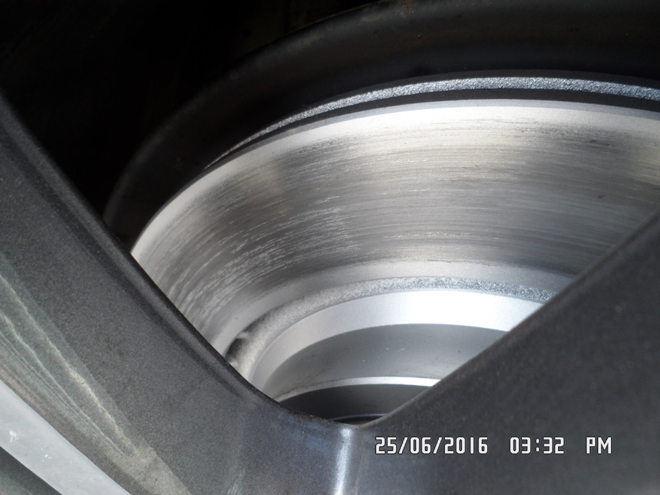 Состояние диска спустя пары-тройки километров после замены — Volvo XC70 III