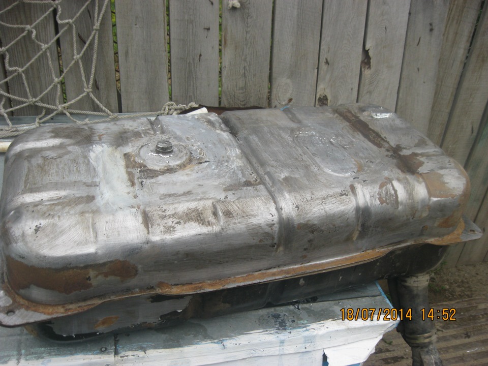 Днище топливного бака. 5 днище. Днище бака. Под броню на ваз 2113. Днище топливного бака.