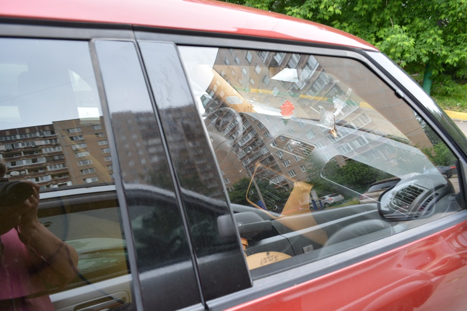 Поклеил стойки в глянцевую пленку! — Skoda Fabia Mk2, 1,2 л, 2007 года ...
