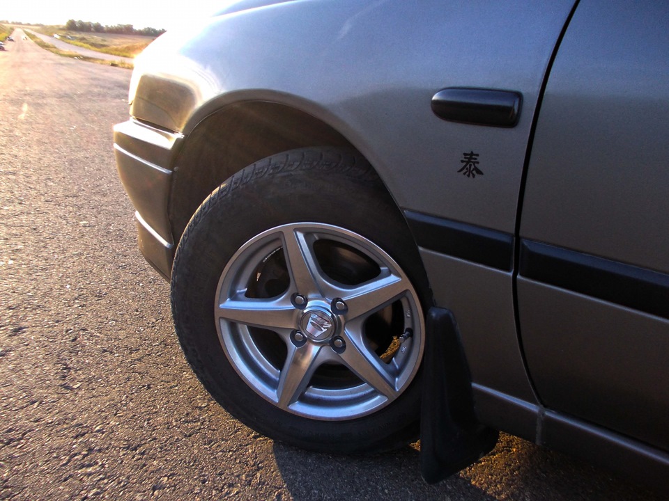 Диски R13 и ксенон в ПТФ — Nissan Sunny (B13), 1,4 л, 1993 года ...