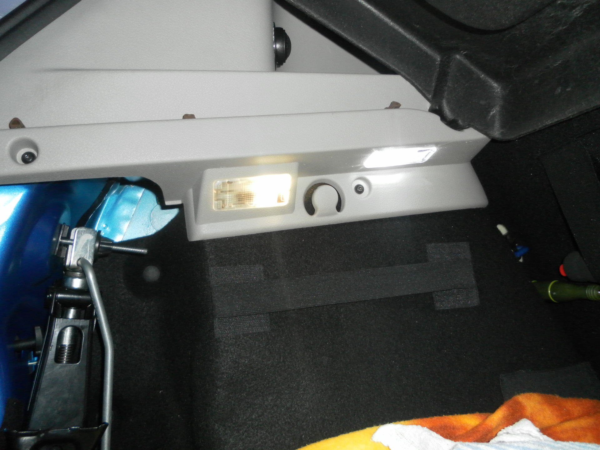 Подсветка багажника рено