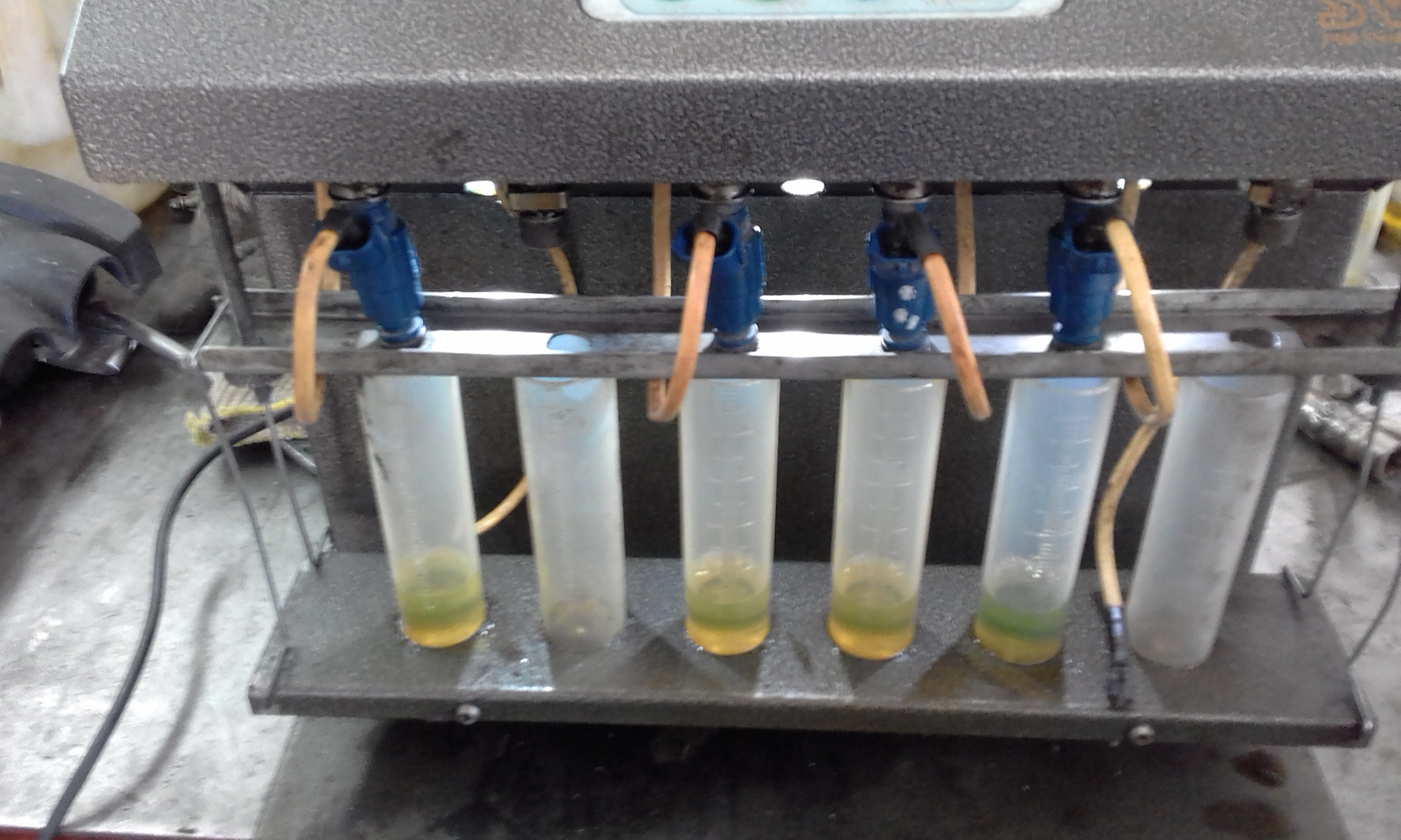Sl112 колба. Приспособа для промывки форсунок. Емкость для чистки форсунок. Sl-112 темп. Колбы для стенда промывки форсунок.