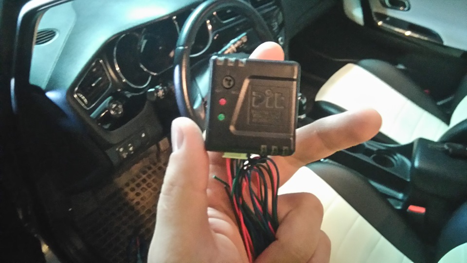 Установка датчика удара в салоне, подключение к штатной сигнализации ...