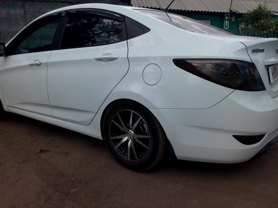 Hyundai solaris white