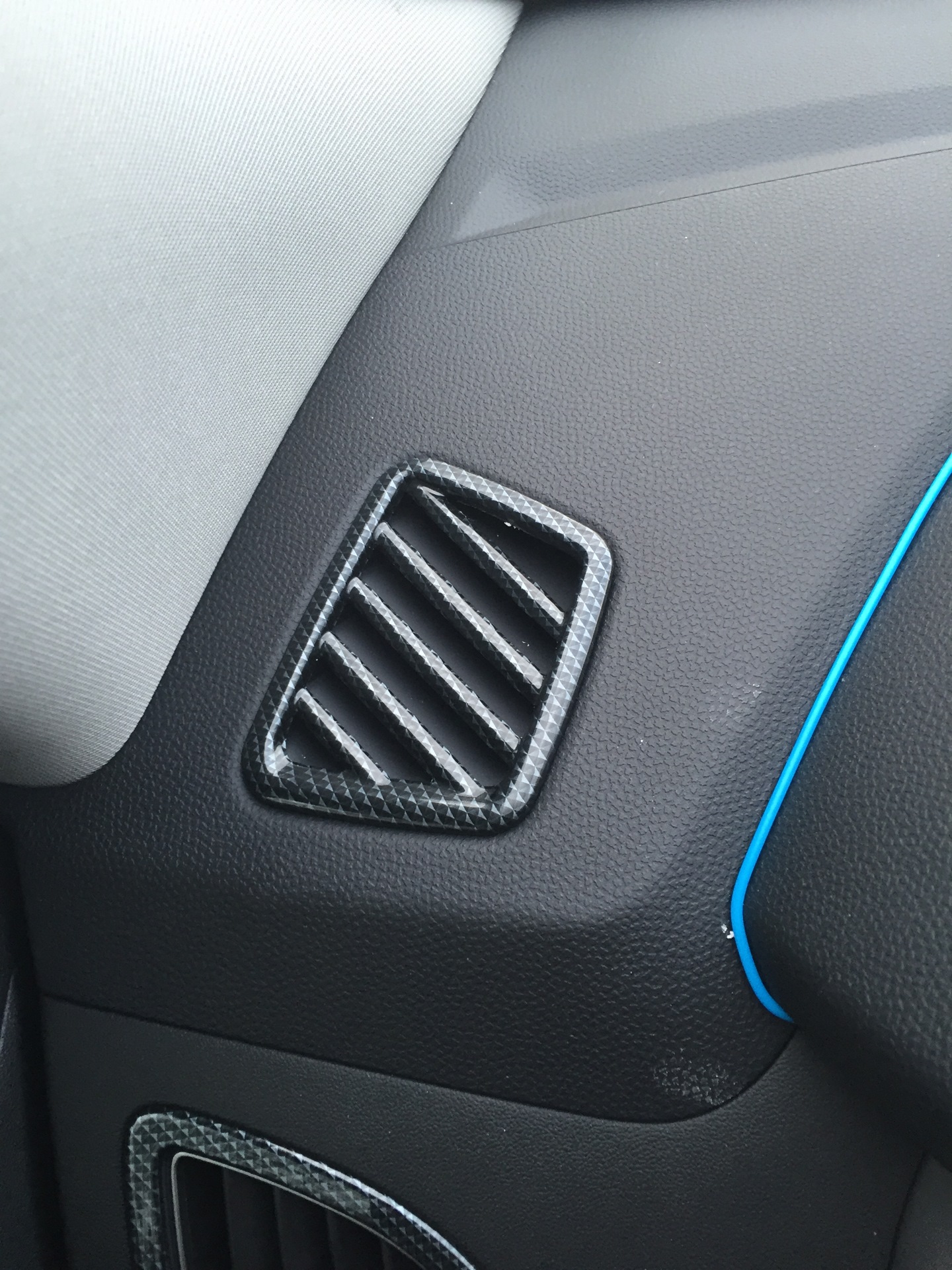 снять накладки воздуховодов. накладка воздуховода шевроле лачетти хэтчбек. дефлектор воздуховода форд фокус 2. снять накладки воздуховодов. дефлекторы отопителя лада веста.