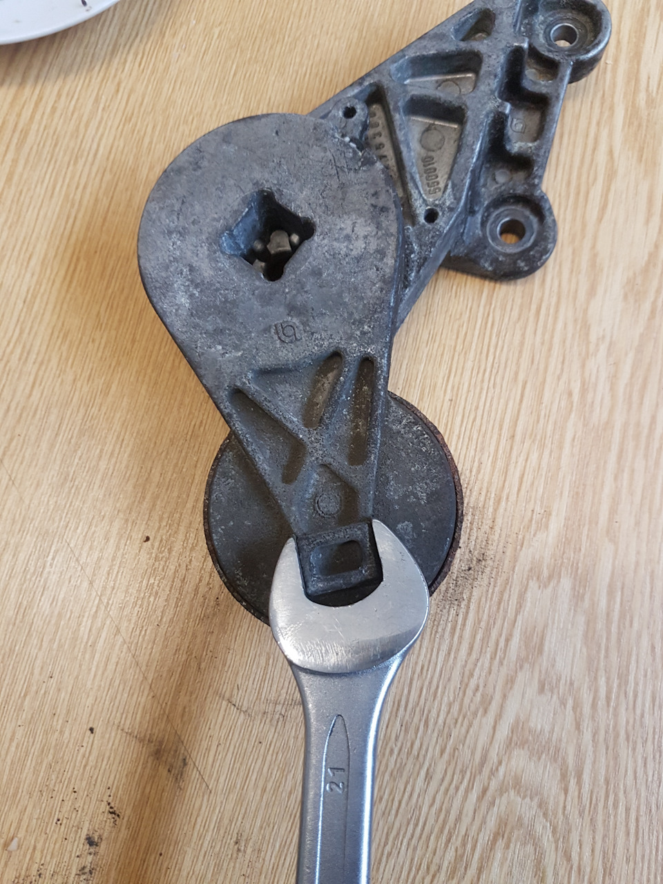 Ключ натяжного ролика — Renault Safrane, 2 л, 2000 года | своими руками ...