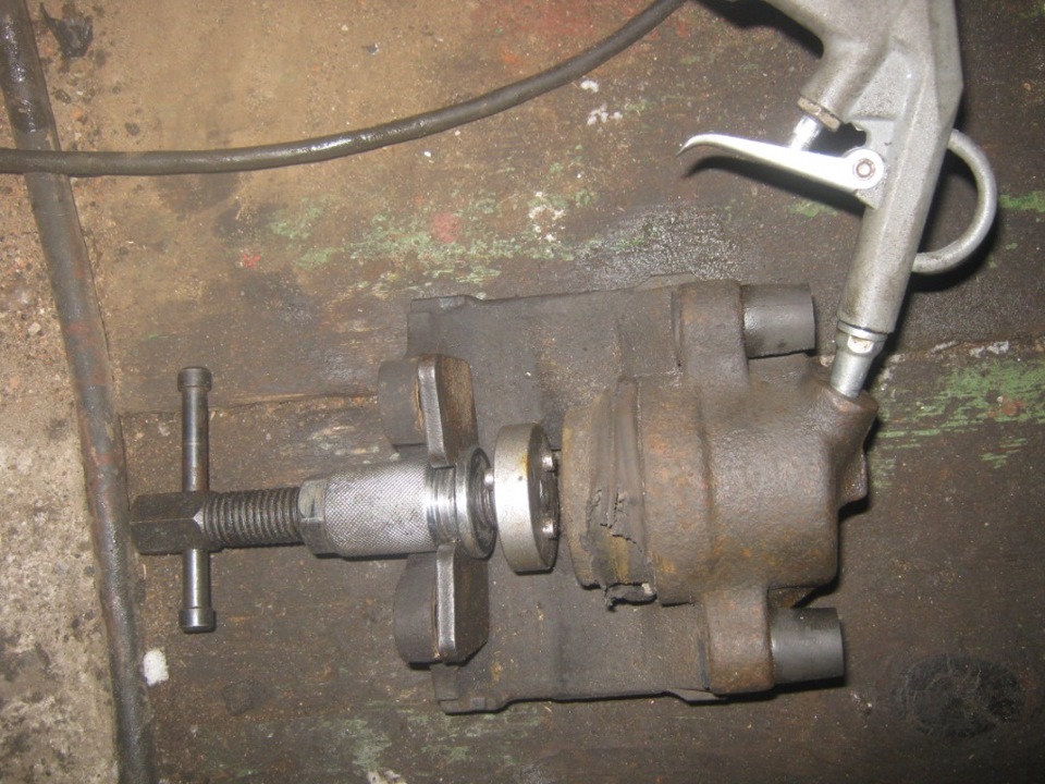 3f42fe8s 960 Как выдавить поршень тормозного суппорта