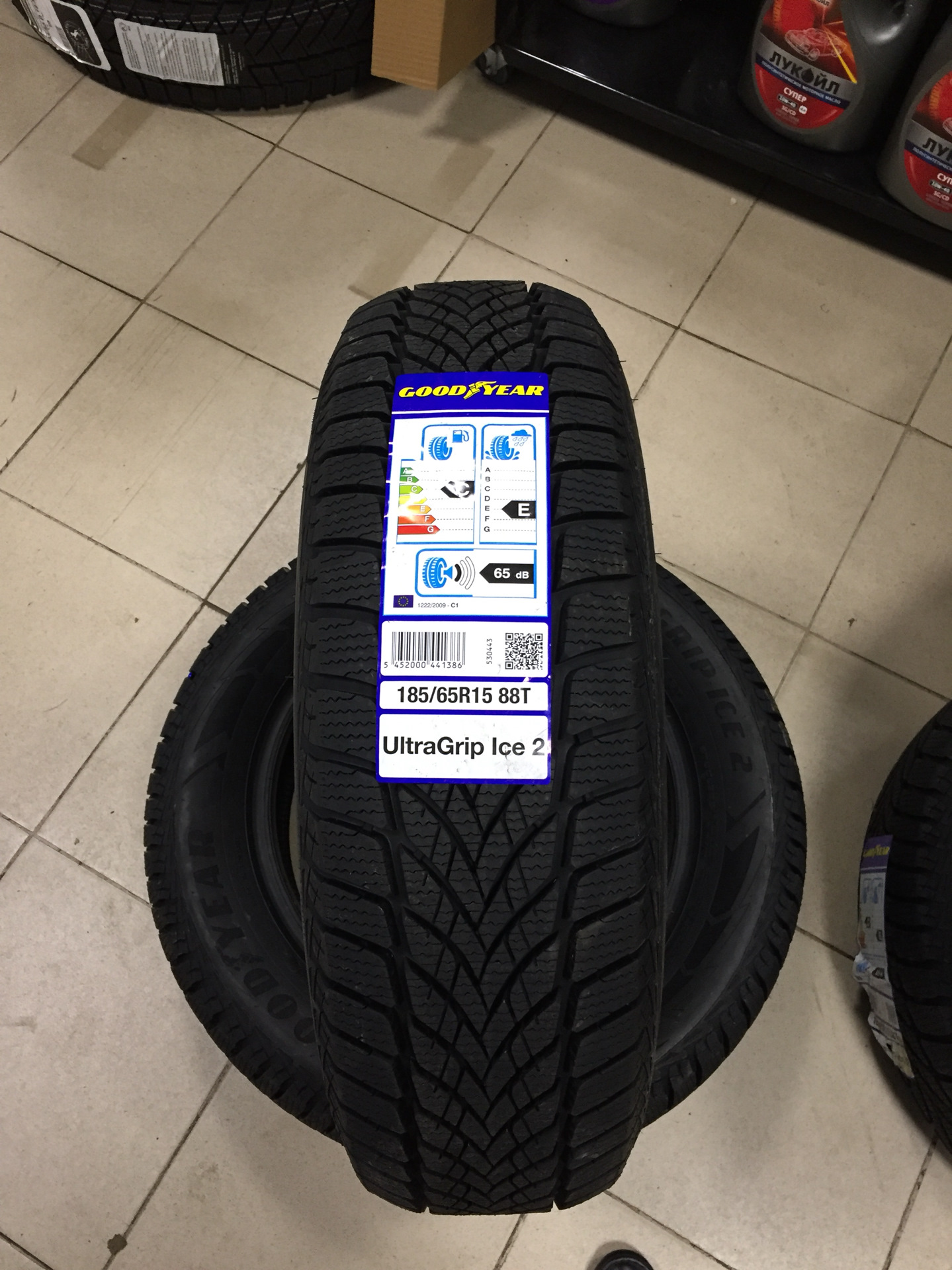 Goodyear ultragrip ice 2 185/65 r15. Гудиер липучка r16. Goodyear ultragrip 8 performance. Goodyear ultragrip ice suv gen-1. Гудиер шины зима липучка 14 зимняя.