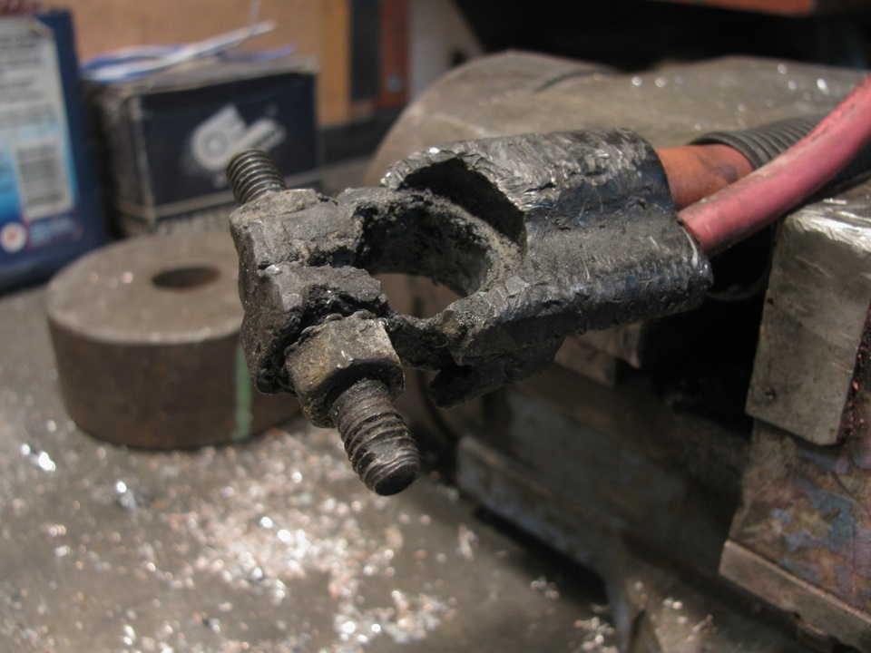 3f50e86s 960 Как паять клеммы аккумулятора батарейкой