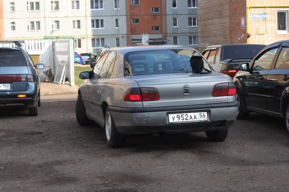 Въехали… — Opel Omega B, 2 л, 1994 года | ДТП | DRIVE2