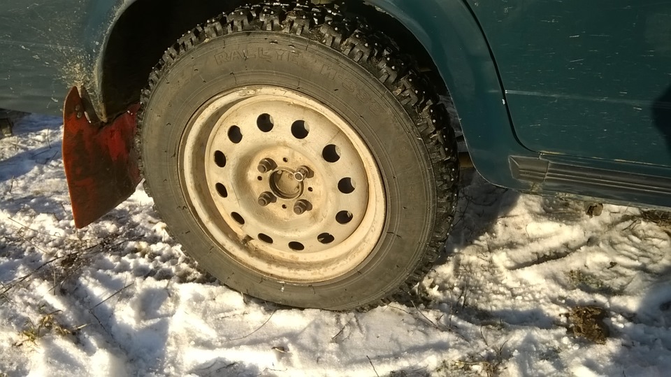 Сломали две полуоси, развалилась помпа и что-то стучит спереди. Онборд ...