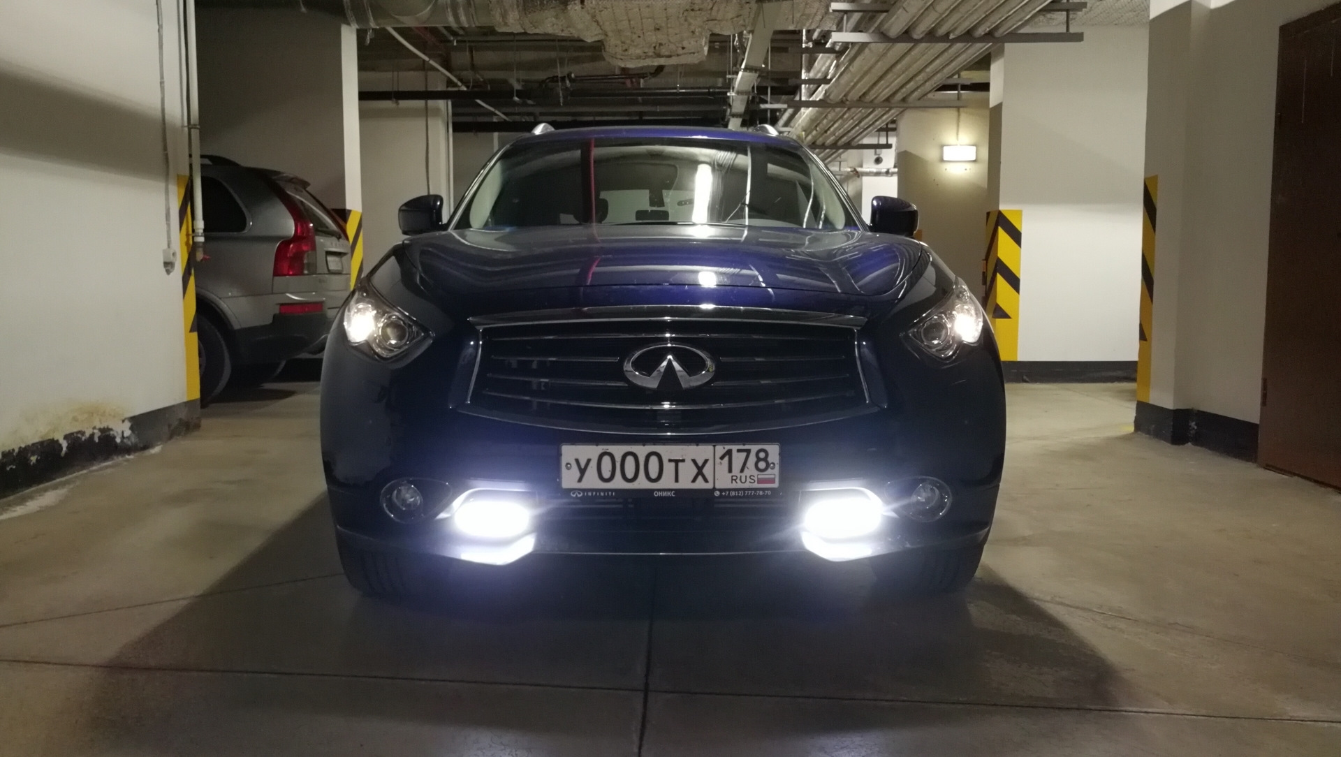 Неон на Инфинити qx70