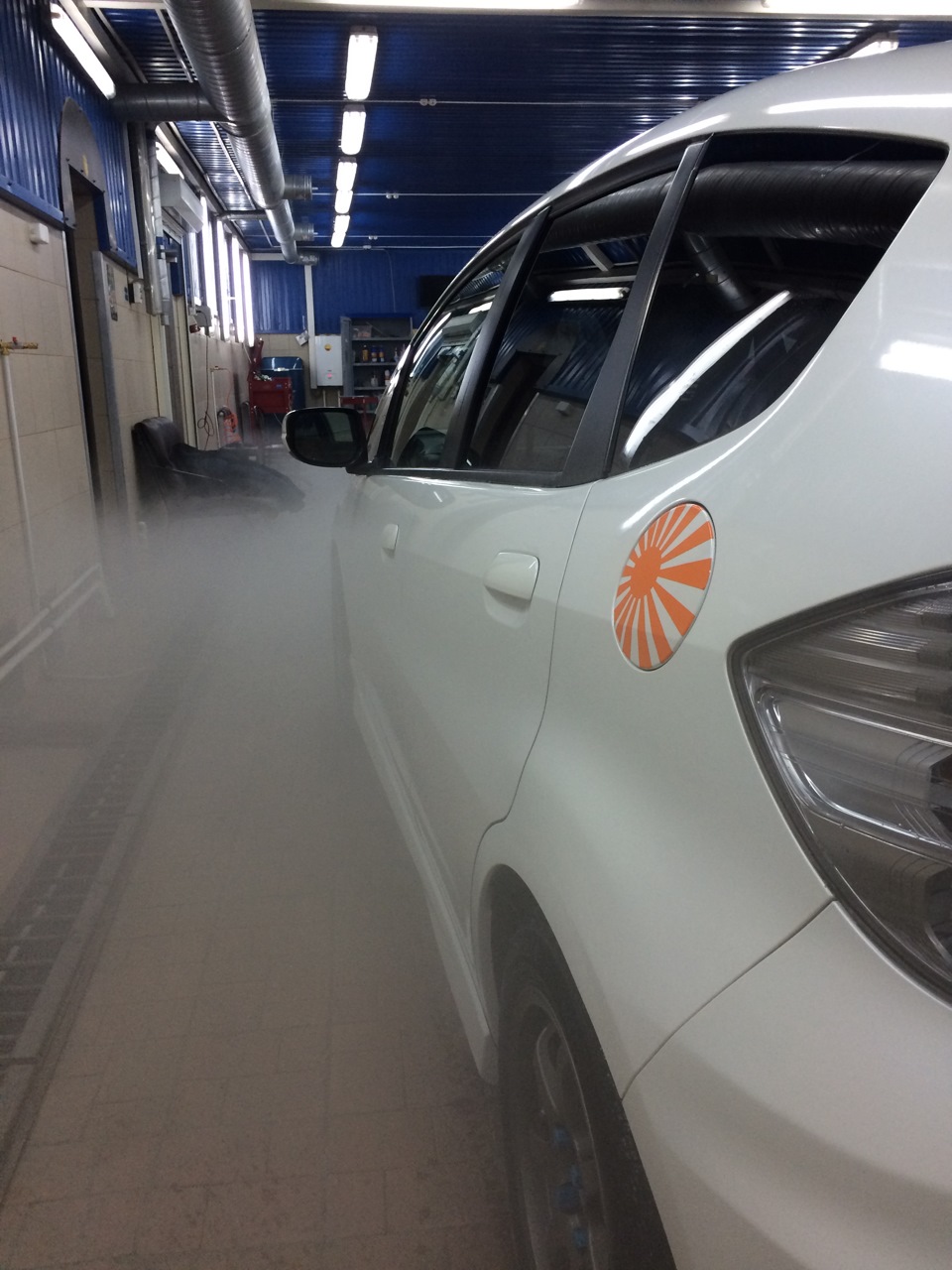 АнтиДождь — Honda Fit (2G), 1,5 л, 2011 года | мойка | DRIVE2