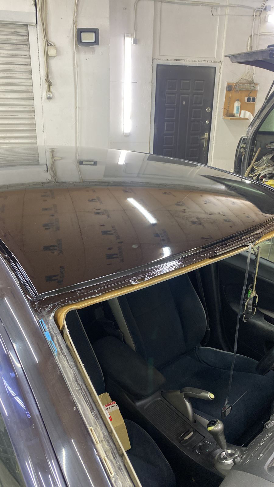 Кузовные работы и ржавчина над лобовым — Honda Civic 5D (8G), 1,8 л ...