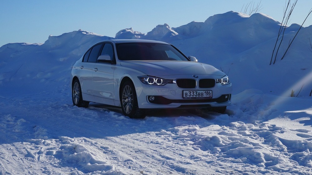 Зима 30. BMW 5 f30 зима. БМВ f30 зимой. BMW f30 снег. BMW f30 зимняя.