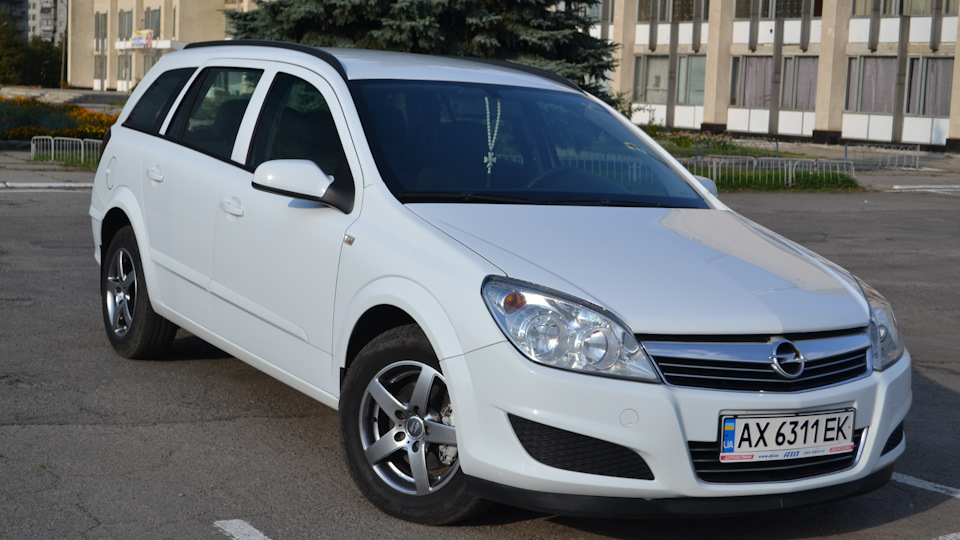 1.3 дизель отзывы. Opel Astra h Universal Diesel цвет дипломат.