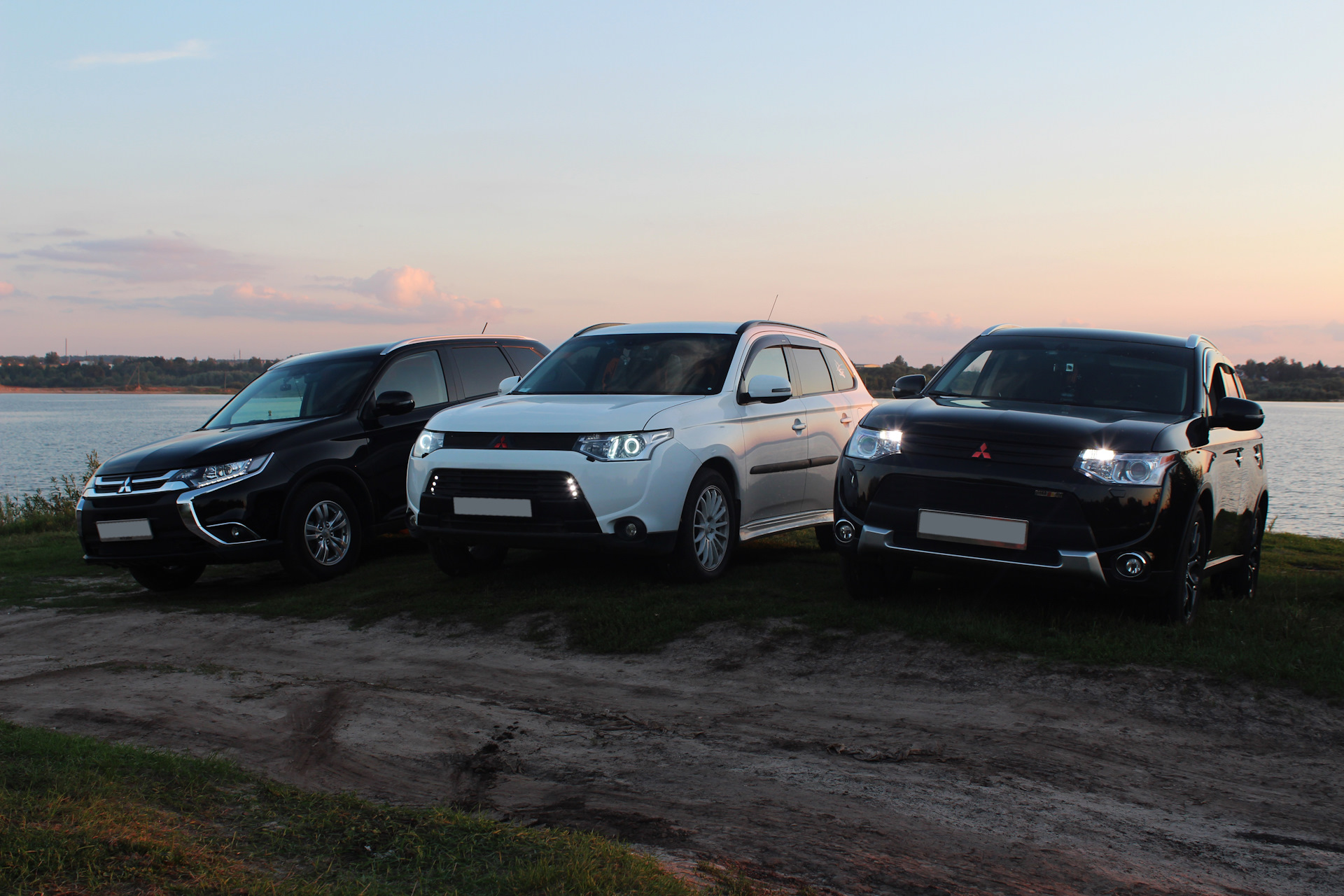 Митсубиси аутлендер 6. Mitsubishi Outlander Club. Клуб Outlander 3. Аутлендер клуб форум.