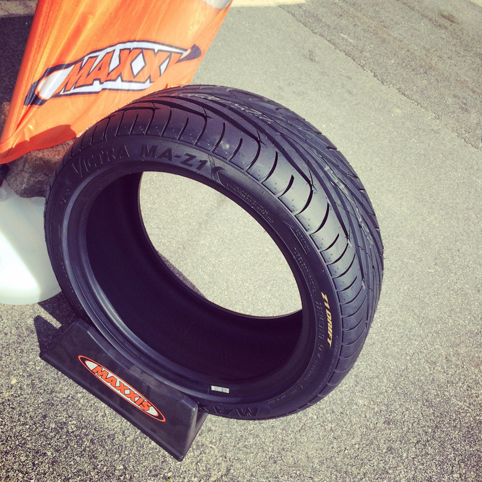 Maxxis z1. Maxxis z4s. Максис ма z1. Дрифт шины.