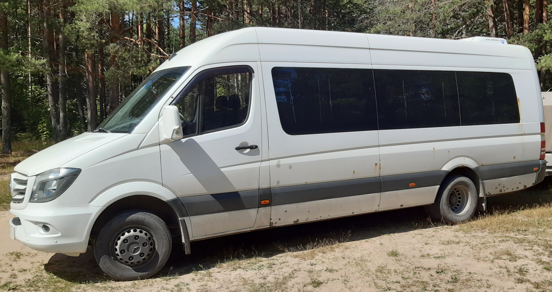 Мерседес спринтер какой лучше. Спринтер 906 кузов. Mercedes Sprinter w906. Спринтер с кузовом.