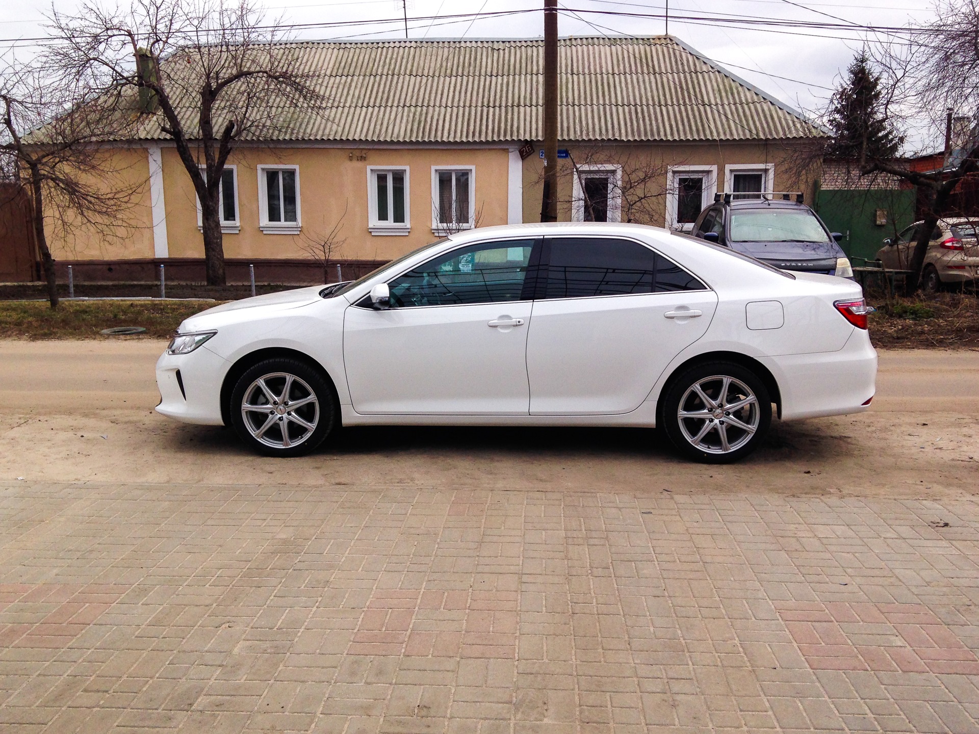 Тойота камри 225. 225 45 R18 на Камри 50. 225/50 R18 Camry. 225 50 R18 Тойота Камри 30. Тойота Камри 225/50 r18.