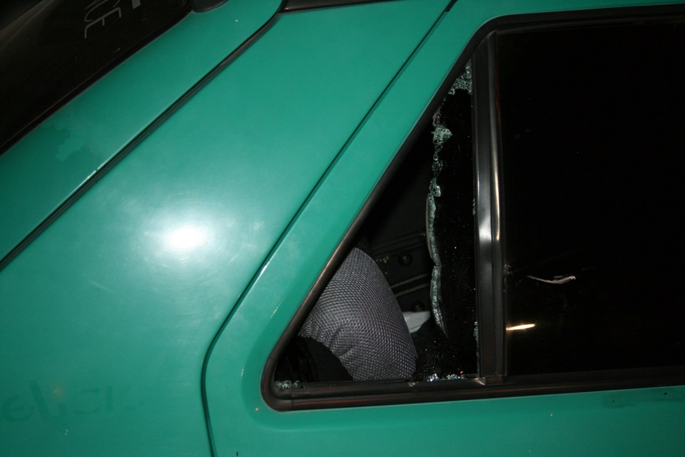 Разбили окно и украли почти все что было установленно — Skoda Felicia ...