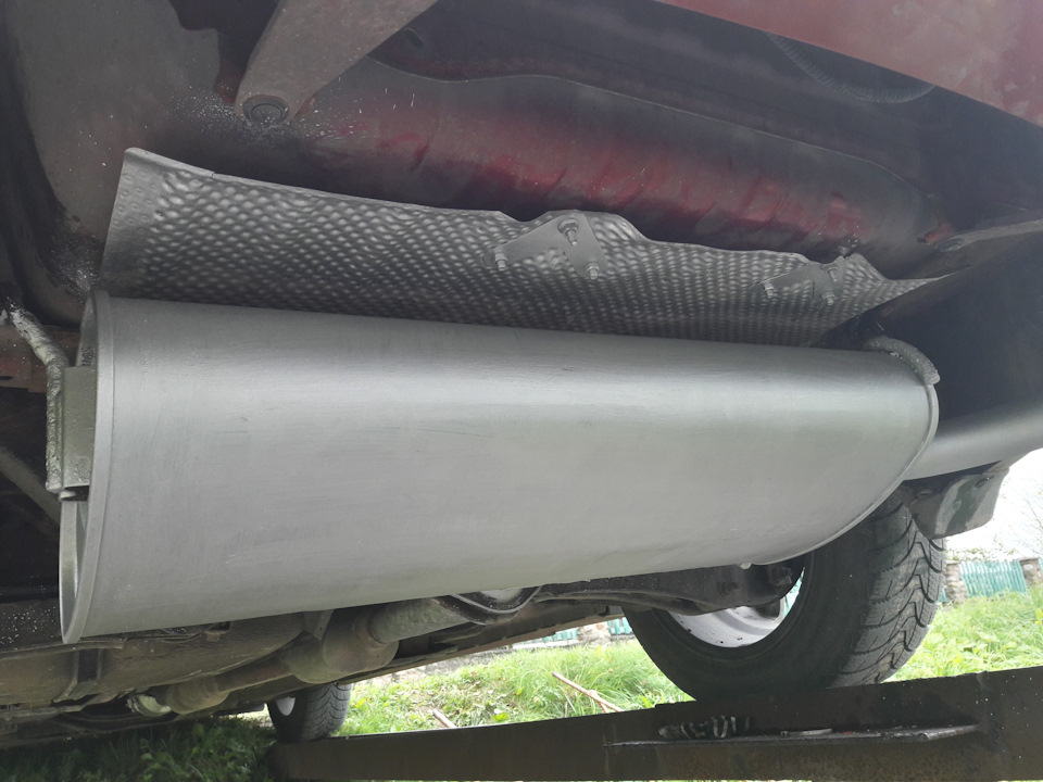 Покраска серебрянкой глушителя, замена задних втулок стабилизатора ...